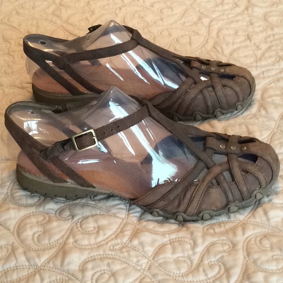skechers leather sandals